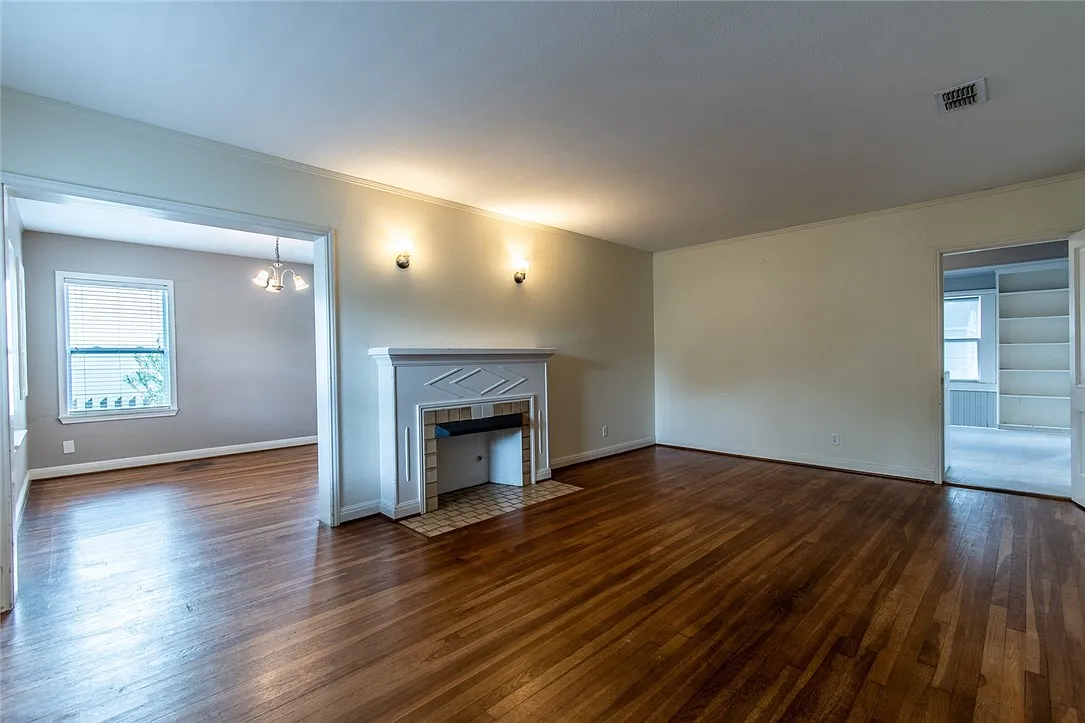 3 bed, 2.0 bath, 1576 sqft, $1,900 — Photo 4