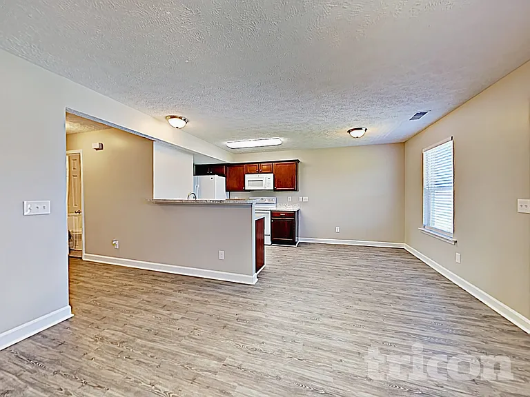 912 Tapoco Ct — Photo 3