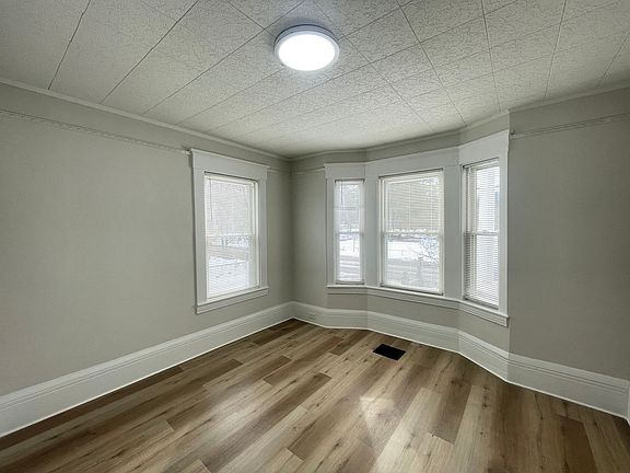 3rd image of 193 W Mitchell St Floor 1
