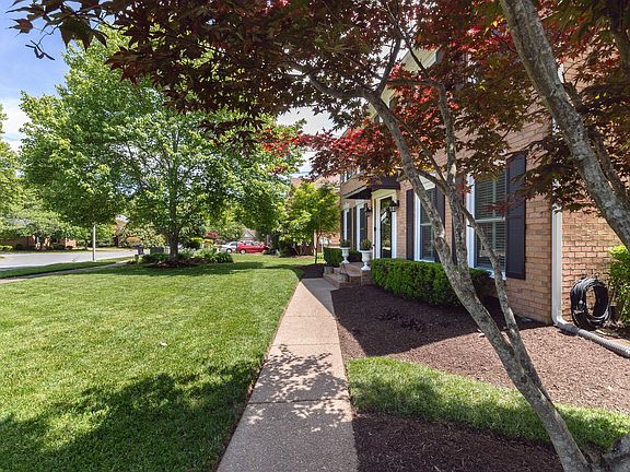3rd image of 1190 Glenbrook Dr