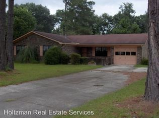 240 N Maple Dr, Hinesville, GA 31313