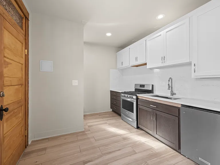 2306 N Franklin St — Photo 3