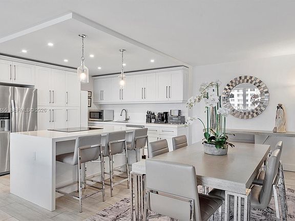 3rd image of 177 Ocean Lane Dr APT 807