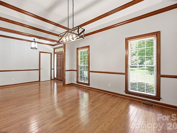 4th image of 2230 Wedgewood Dr
