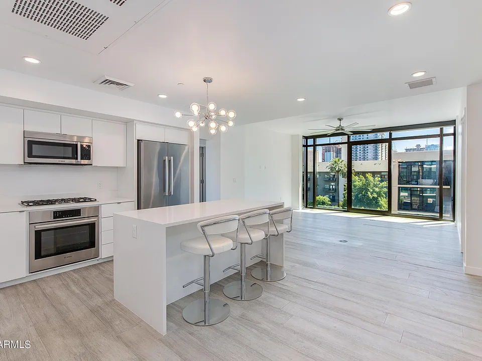200 W Portland St #511