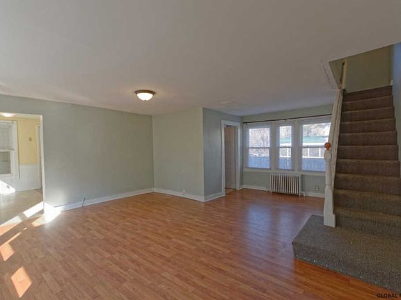 4th image of 68 Ballston Ave