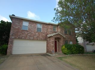 545 Magdalen Ave, Crowley, TX 76036