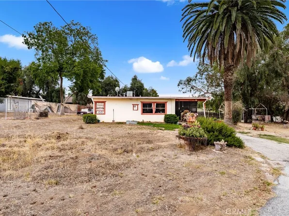 11870 3rd St, Yucaipa, CA 92399