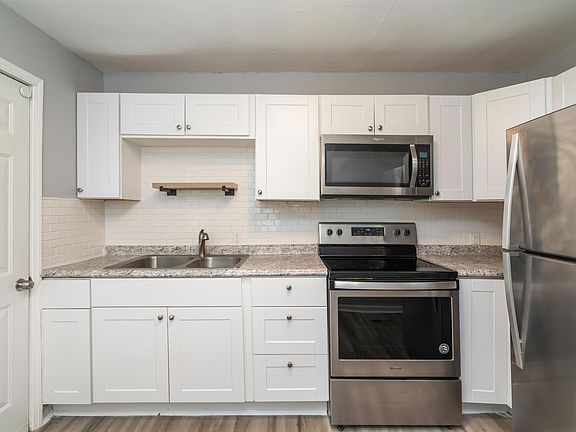 5th image of 220 Wynn Ave