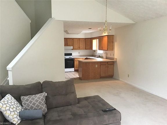 2nd image of 579 Hilltop Terrace Dr
