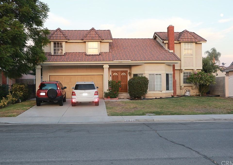 1st image of 11621 Oakwood Dr