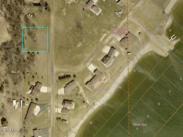 6 Northshore Ln, Devils Lake, ND 58301