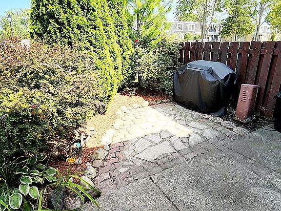 4th image of 29617 City Center Dr