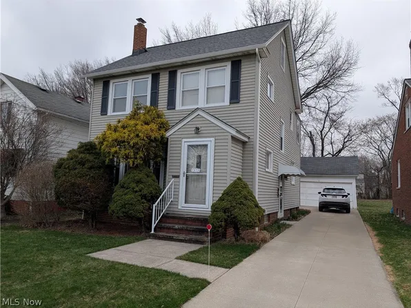 1073 Woodview Rd, Cleveland Heights, OH 44121