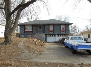 2537 S Trail Ridge Dr, Independence, MO 64055