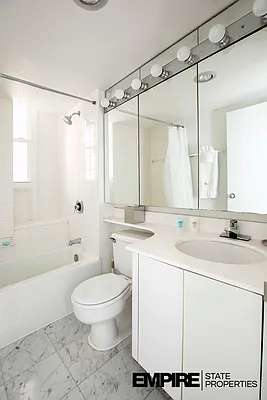 Bathroom, photo 1