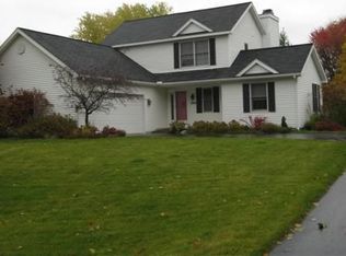 7844 Pinedale Dr, Williamsburg, MI 49690