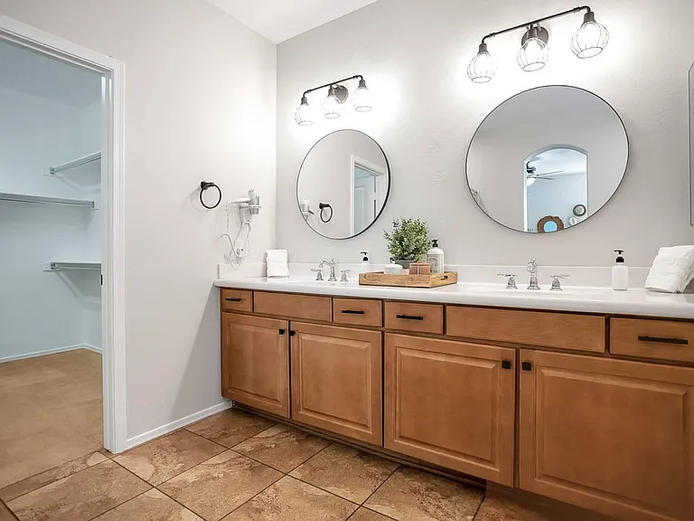3109 W Via De Pedro Miguel — Photo 16