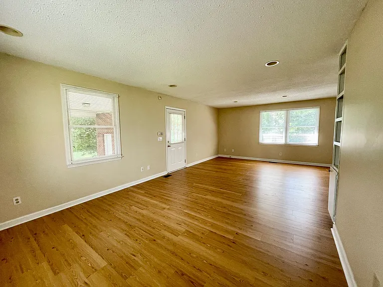 5906 Pine Valley Rd — Photo 6