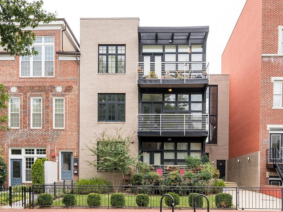 Boutique building on quiet block