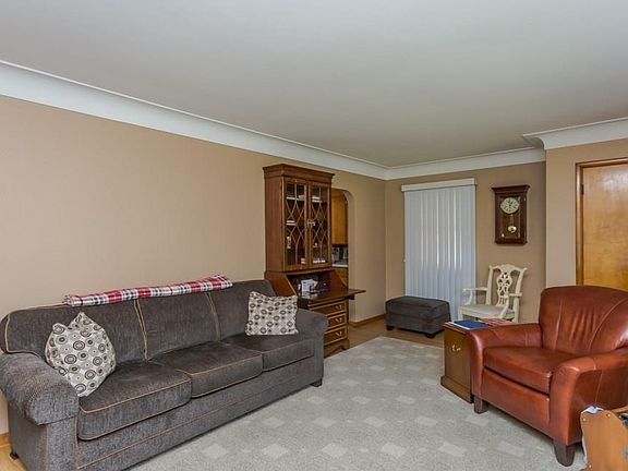 3rd image of 513 W Garfield Ave