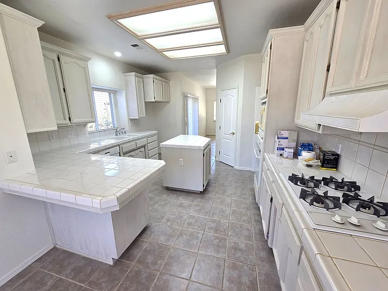 1417 E Laura Ct — Photo 6
