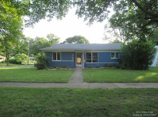2705 Beacon Hl, Ann Arbor, MI 48104
