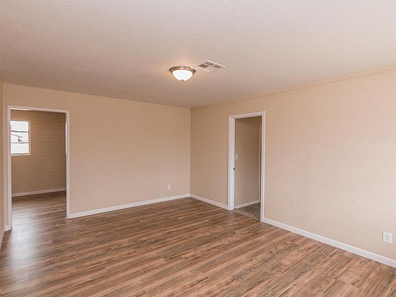 4th image of 3721 W Mulberry Dr