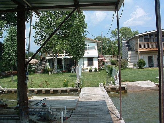5th image of 170 S Shorewood Dr