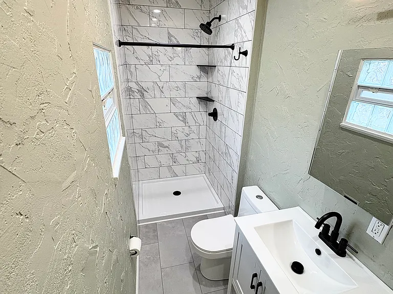 922 Evergreen Ave #1 — Photo 5
