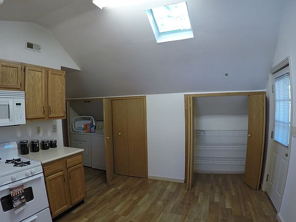3rd image of 1427 Columbia St #2e3e7c21b