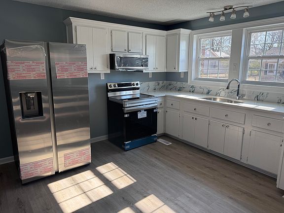 5th image of 220 Harrell St