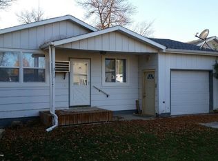 311 5th St NE, Belfield, ND 58622