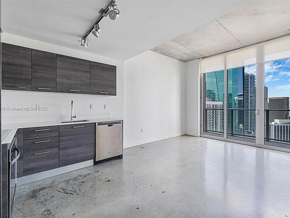 3rd image of 151 SE 1st St APT 3503