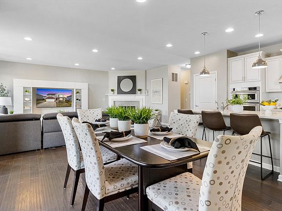 4th image of 57662 Village Dr