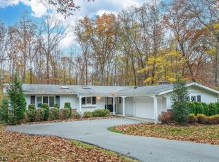 22 Decamp Dr, Boonton, NJ 07005