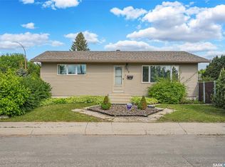 73 Laurentian DRIVE, Saskatoon, SK S7H 4M1