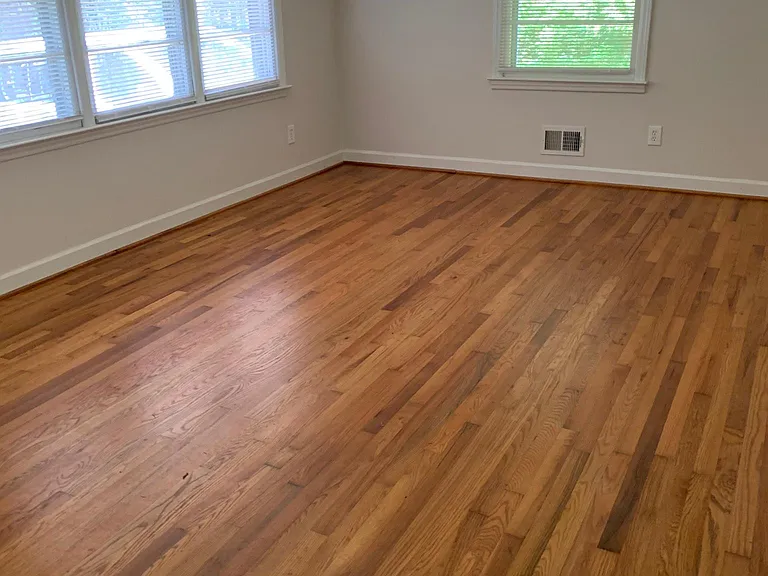 505 Locust Ln — Photo 2