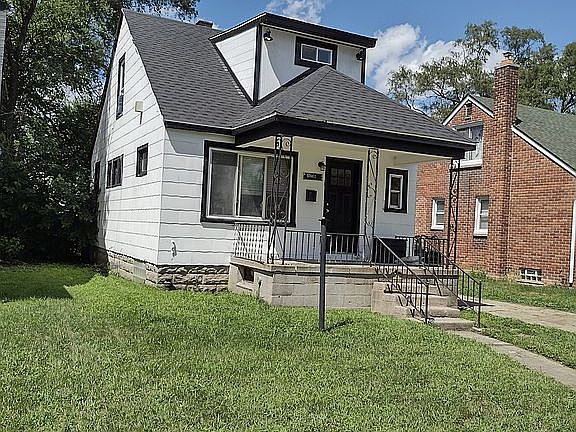 4th image of 18865 Marx St
