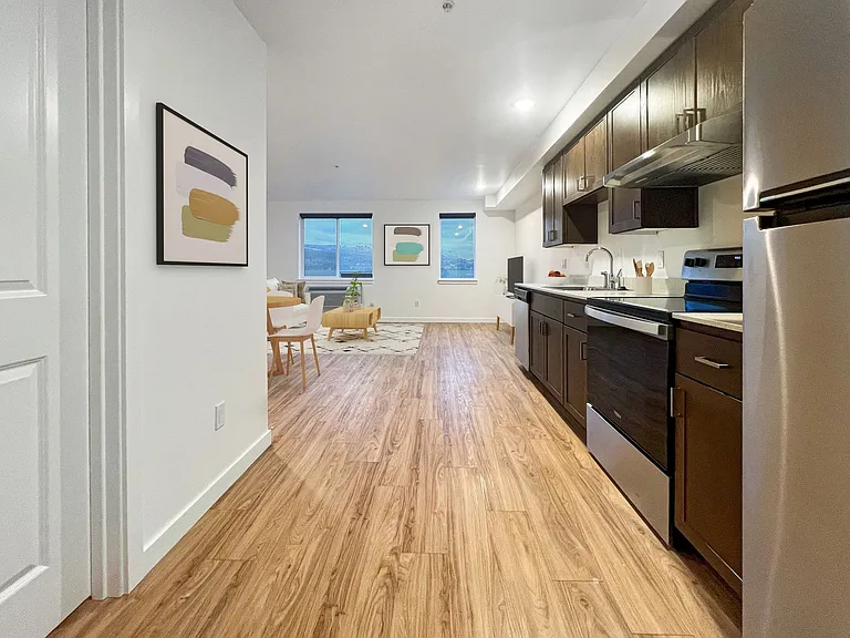 Leeward Apartments — Photo 19