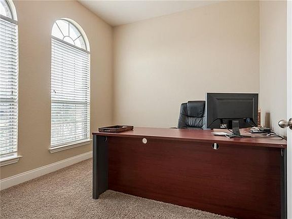 5th image of 415 Peek Dr