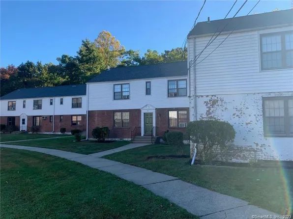 41 Nob Hill Circle #B, Bridgeport, CT 06610