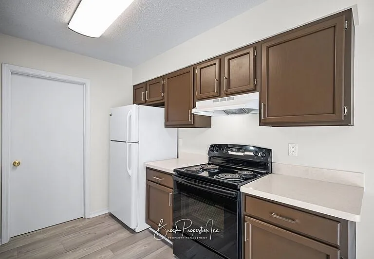 10677 Silver Creek Dr — Photo 7
