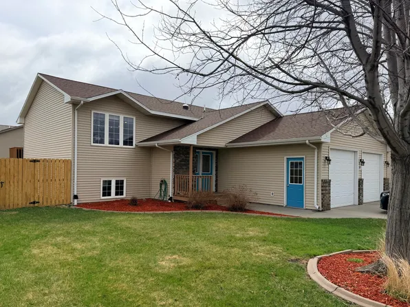 218 Charles St, Mitchell, SD 57301