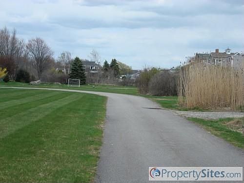 2nd image of 8 Jo Lenes Dr