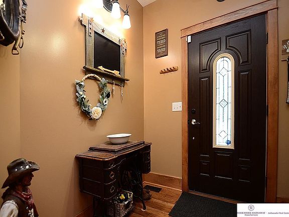 3rd image of 1124 County Road 5