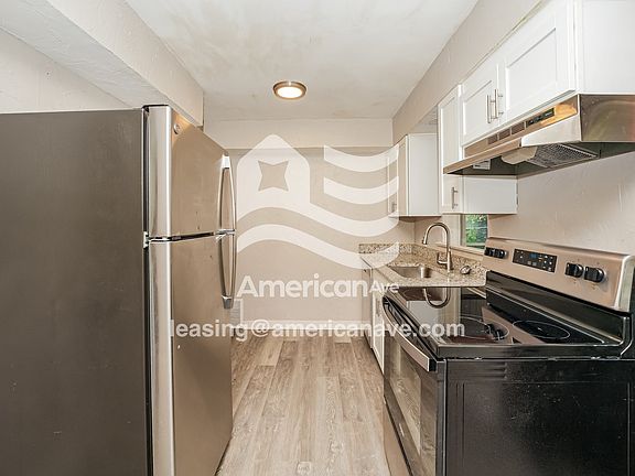 1374153_005_kitchen_5.jpg