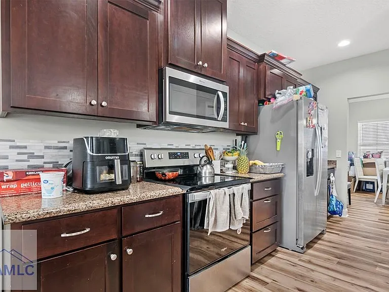 543 Thorp Cir — Photo 8