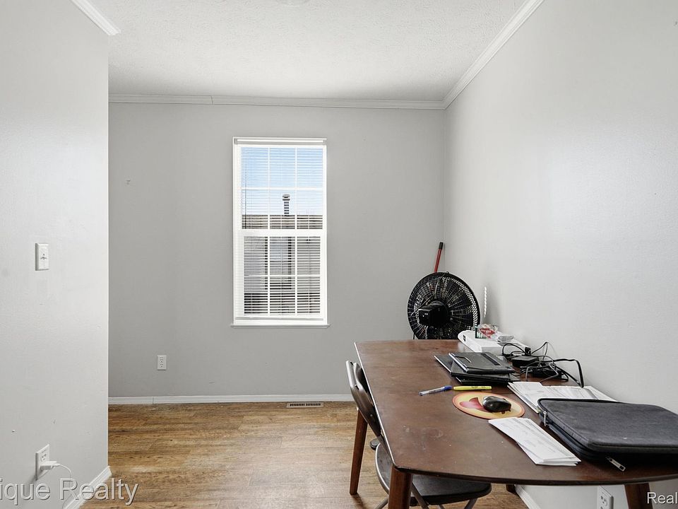 16031 Beech Daly Rd, photo 8