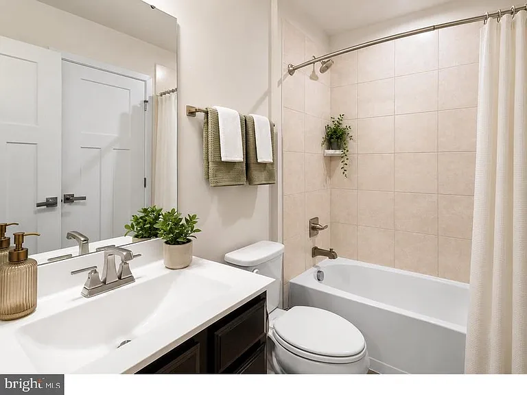 7229 Calvin Ct — Photo 11